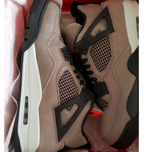 Jordan 4 "Taupe 4s" - Picture 3 of 4